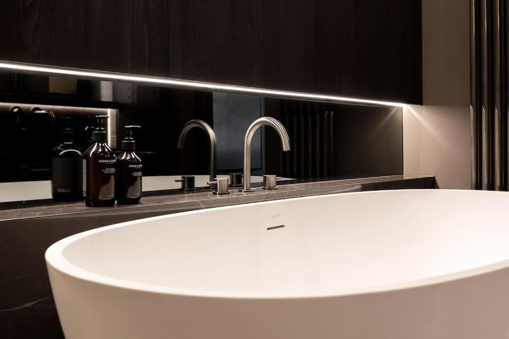 Alfred'S Ramsbottom - Suite One Esterno foto